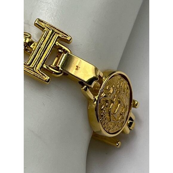 Ivanna Trump Vintage Coat Of Arms Shield Coin Gold Plated Bracelet - Picture 2 of 8
